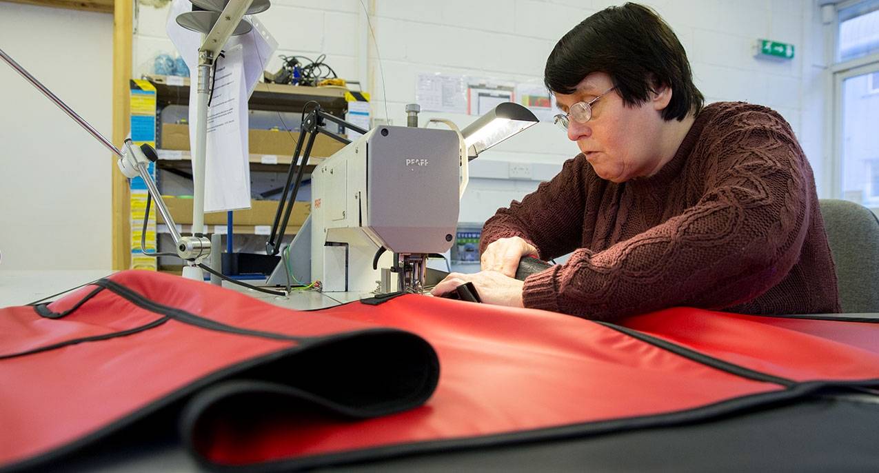 Kaliteli radyasyon koruma ürünleri|ProtecX, müşterilerine kendi bünyesinde üretilen radyasyondan korunma ürünlerini çeşitli stillerde sunmaktadır. Üretilen tüm ürünlerimiz için uzatılmış iki yıllık garanti sunmaktan gurur duyuyoruz.